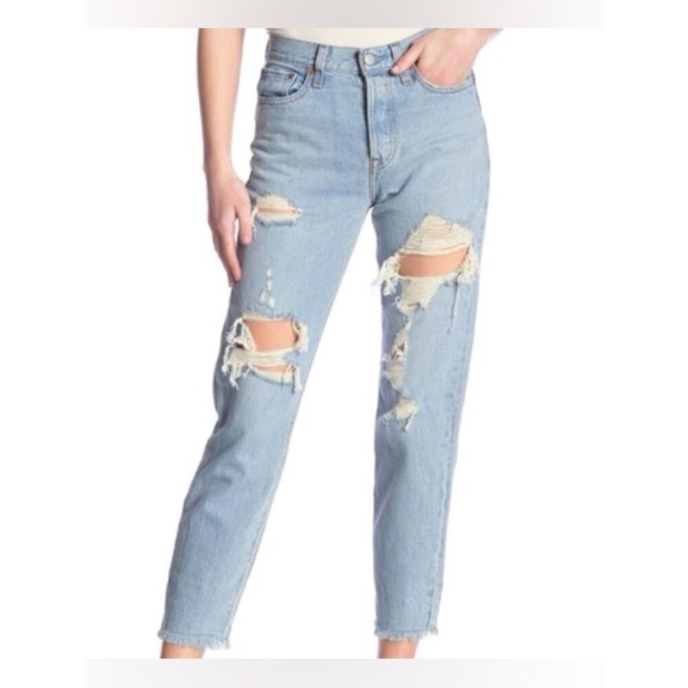 Levis Premium Wedgie Light Wash Distressed High Rise Jean Sz 30